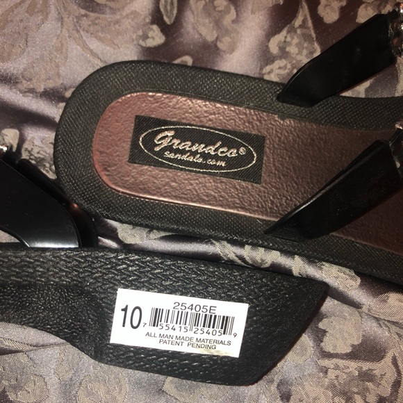 Brand new sandals - Picture 4 of 4